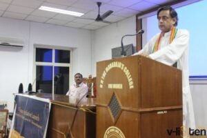 Sashi Tharoor speaking at Vlisten Initiative inaugration event Nov, 2016
