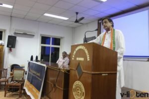 Sashi Tharoor speaking at Vlisten Initiative inaugration event Nov, 2016