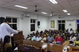 Sashi Tharoor speaking at Vlisten Initiative inaugration event Nov, 2016
