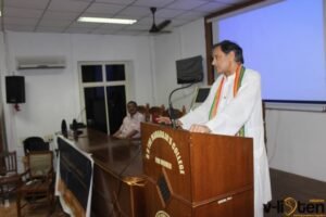 Sashi Tharoor speaking at Vlisten Initiative inaugration event Nov, 2016