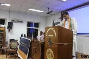 Sashi Tharoor speaking at Vlisten Initiative inaugration event Nov, 2016