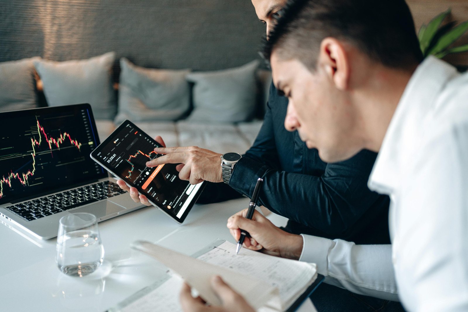 analysing study data, representative image